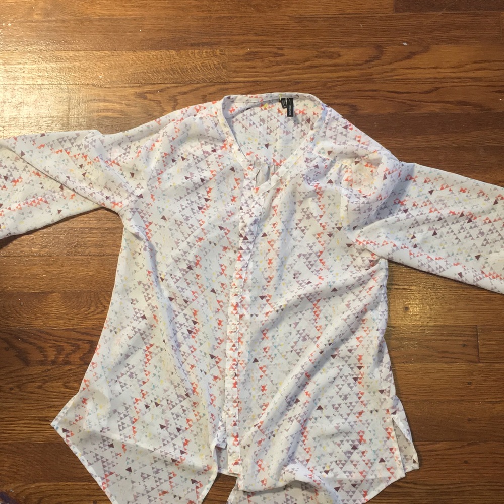 It does not button up all the way .